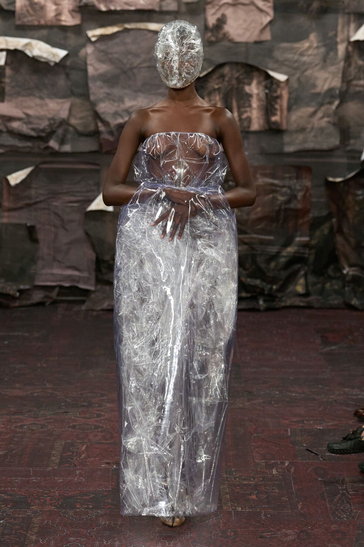 PARIS - MAISON MARGIELA : défilé automne-hiver 25-26 - Harper's Bazaar