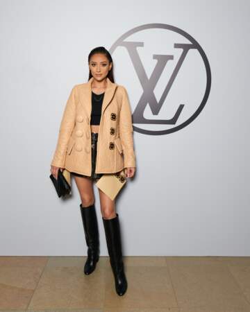 Shay Mitchell au défilé Louis Vuitton prêt-à-porter automne-hiver 2023-2024 à Paris, le 6 mars. 