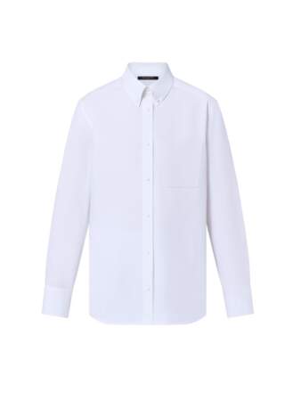 La chemise blanche intemporelle idéale par temps chaud