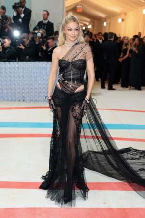 Gigi Hadid en Givenchy 