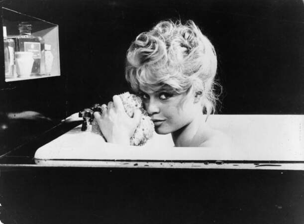 Brigitte Bardot dans “La Parisienne” en 1957 