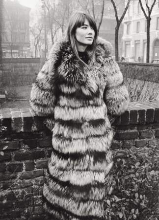 Françoise Hardy en manteau en fourrure 