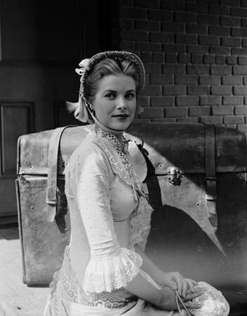 Grace Kelly et son costume d'époque