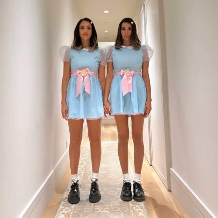 Jessica Alba et son amie en jumelles de “Shining” (2022)
