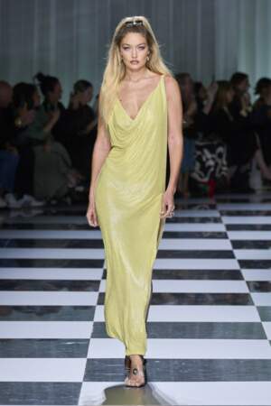 La robe acidulée de Gigi Hadid 