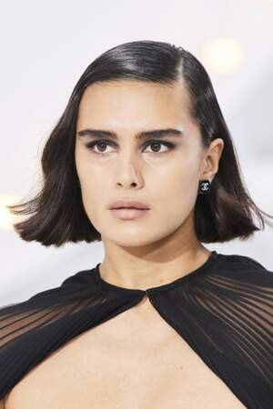 Le side hair sleek de Jill Kortleve vu sur le défilé Chanel
