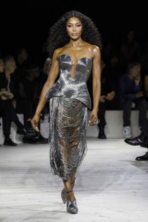 La robe scintillante de Naomi Campbell 