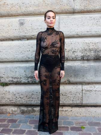 La robe longue Alaïa de Rita Ora