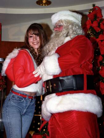 Mariah Carey, en look de Noël casual à New York, en 1993