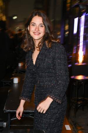 Rebecca Marder dans un tailleur en tweed Chanel 