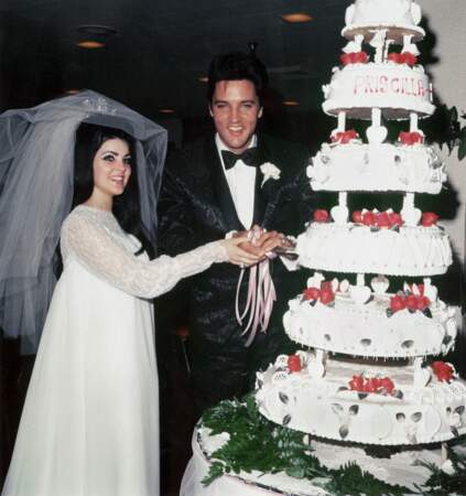 Priscilla Presley en robe de mariée 