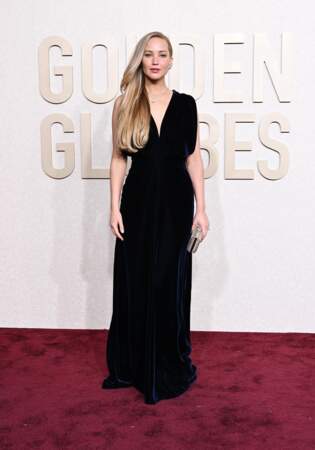 Jennifer Lawrence en longue robe bleue en velours Dior Haute Couture 