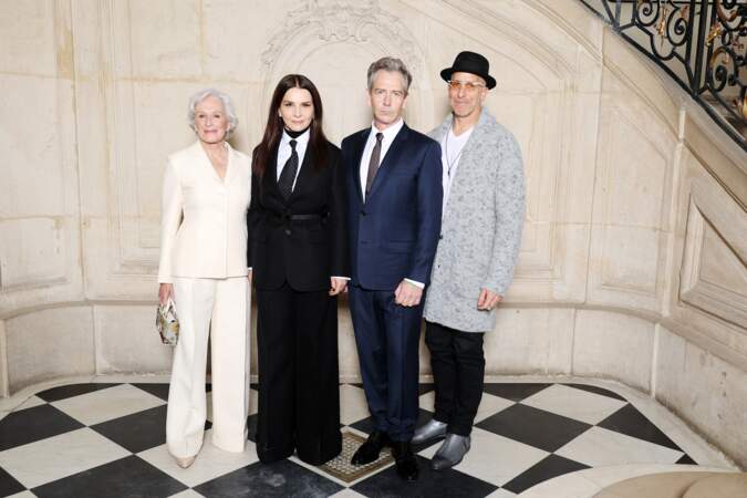 Glenn Close, Juliette Binoche, Ben Mendelsohn, et Todd A. Kessler au défilé Christian Dior haute couture