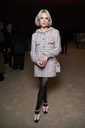 Lucy Boynton au défilé Chanel haute couture