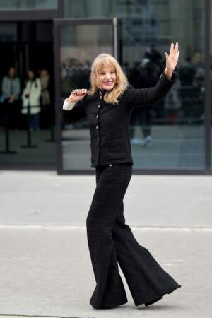 Arielle Dombasle au défilé Chanel automne-hiver 2024-2025 