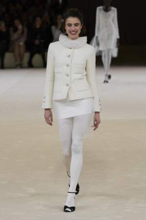Margaret Qualley au défilé Chanelhaute couture printemps-été 2024
