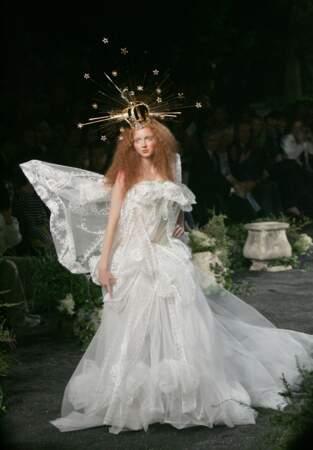 La robe en dentelle blanche Dior Haute Couture automne-hiver 2005
