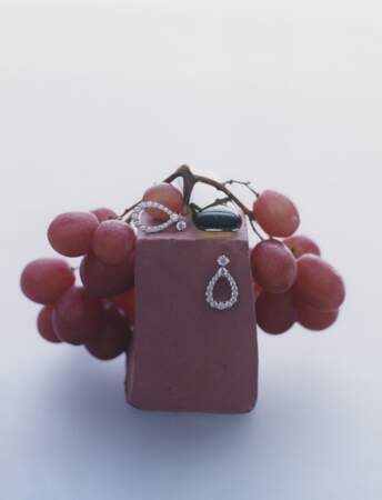 Boucles d’oreilles Loop en platine
serti de diamants Harry Winston.