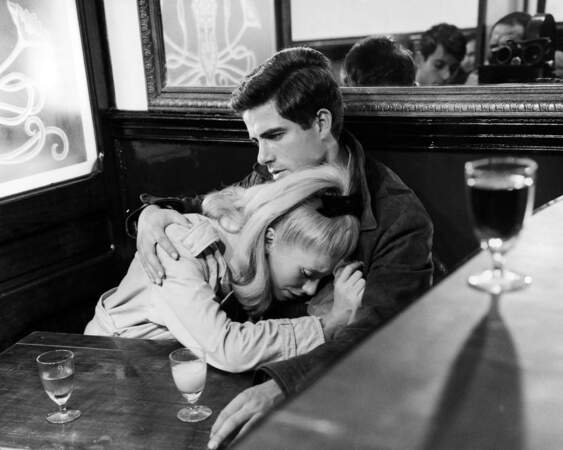 “Les Parapluies de Cherbourg” de Jacques Demy (1964)