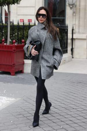 Victoria Beckham et sa veste gris chiné