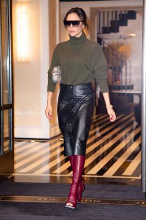 Victoria Beckham en pantalon en cuir