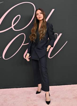 Victoria Beckham en costume