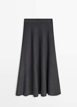La jupe longue en maille de Massimo Dutti