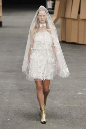 Anna Ewers en robe de mariée Chanel Haute Couture