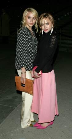 Mary-Kate et Ashley Olsen en 2004