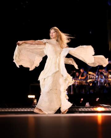 Taylor Swift en robe aérienne Alberta Ferretti