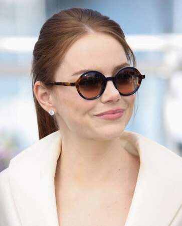 Emma Stone en lunettes de soleil Etnia Barcelona 